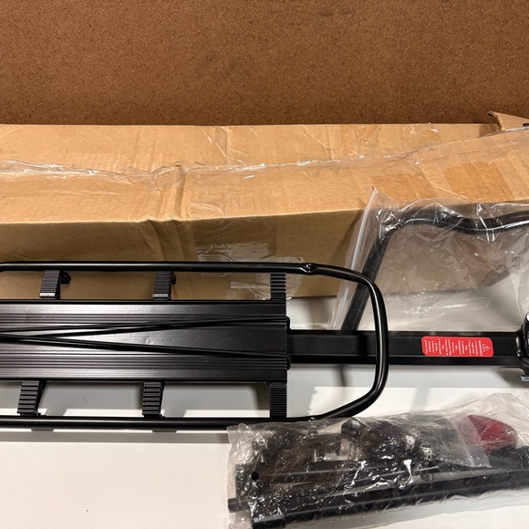 Black Bicycle Rear Rack with Reflector - Picture 3 of 6